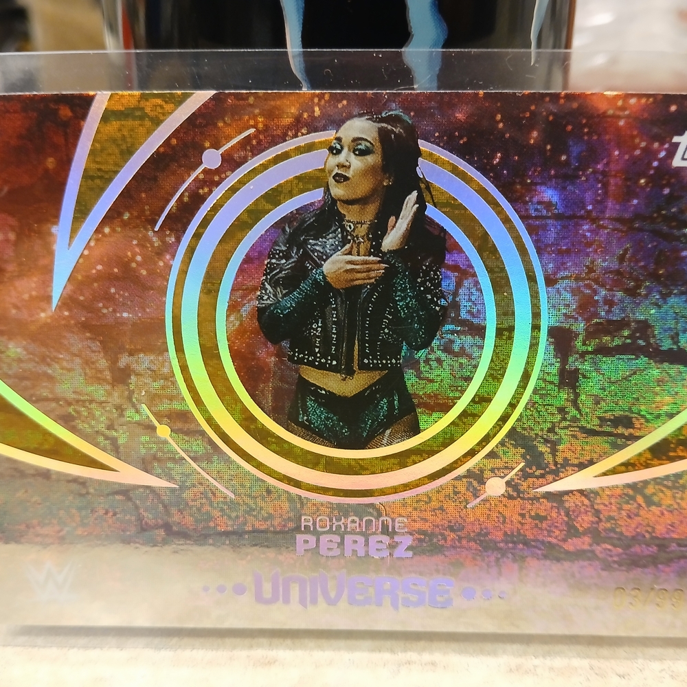 Roxanne Perez Holographic WWE Universe Collectible Card - Multicolor